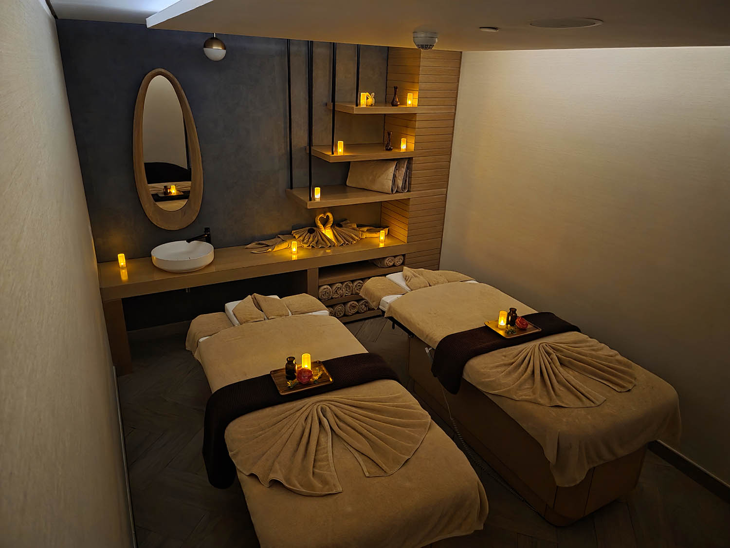 Salon area at Al Marjan Island (photo placeholder)